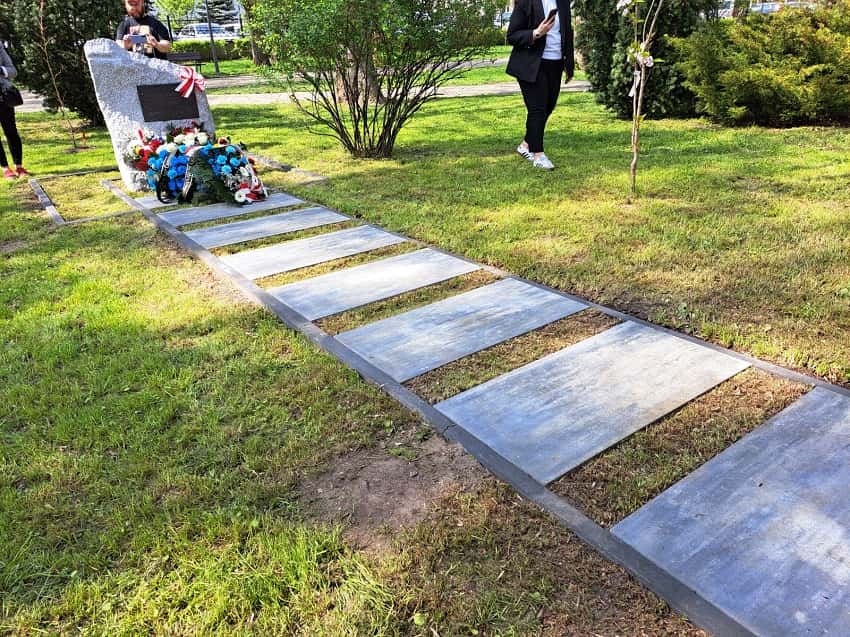 Eighty years after the end of Operation Reinhard, a central phase in the implementation of the extermination of Polish Jews, a memorial was established by the governor of the Lublin region in memory of the Polish Jews who were murdered during this operation.